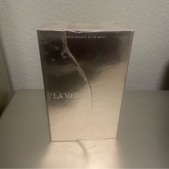 NEW SEALED La Mer Genaissance De La Mer The Serum
Essence - 1 fl.oz. - Picture 5 of 7